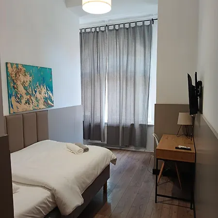 Hostel Mickiewicza 22 *