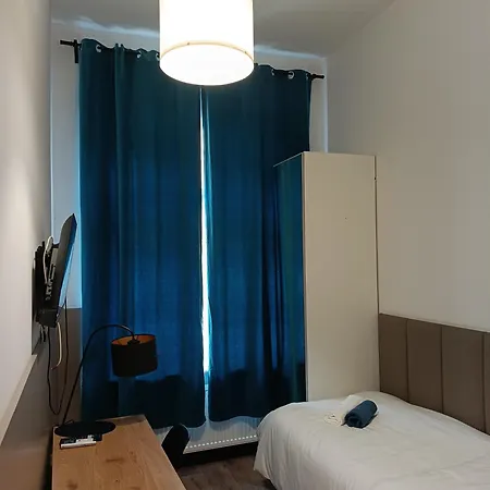 Hostel Mickiewicza 22 *