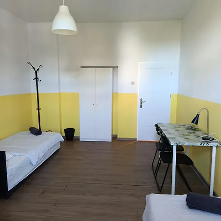Hostel Mickiewicza 22 *