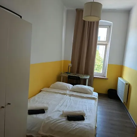 Hostel Mickiewicza 22 *