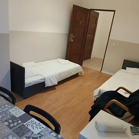Hostel Mickiewicza 22 *
